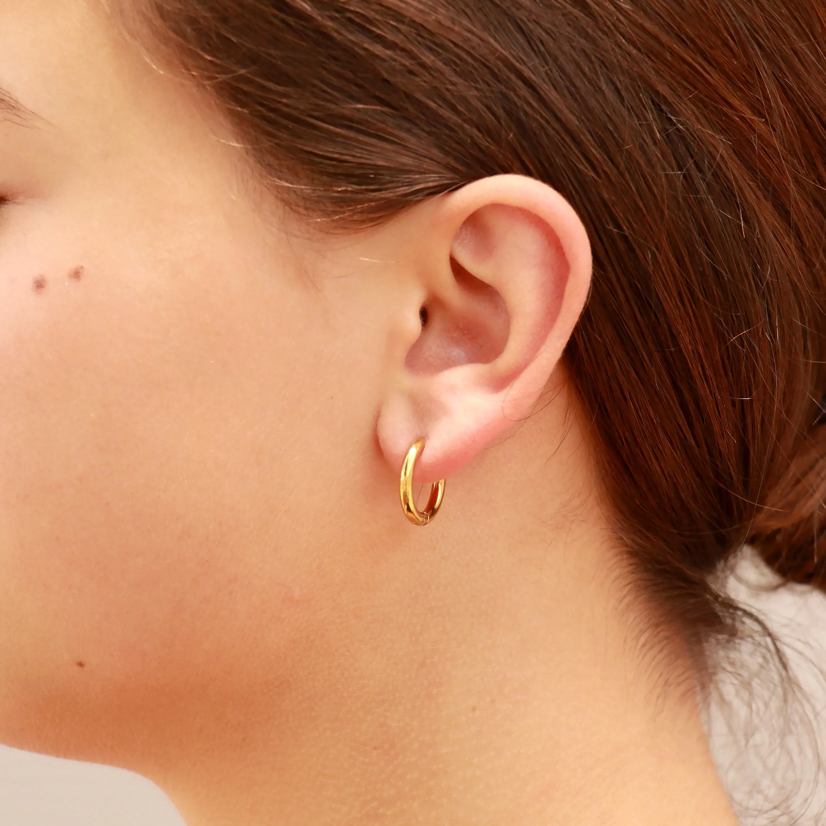18K Gold PVD Stainless Steel Circle Huggie Hoop Earrings / ERJ0024