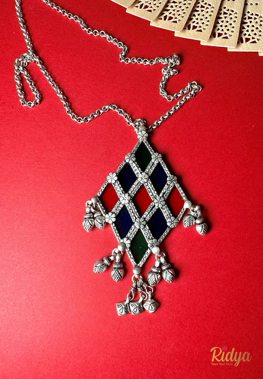 A Bunch Of Glass Diamonds Stylish Chain Necklace Set