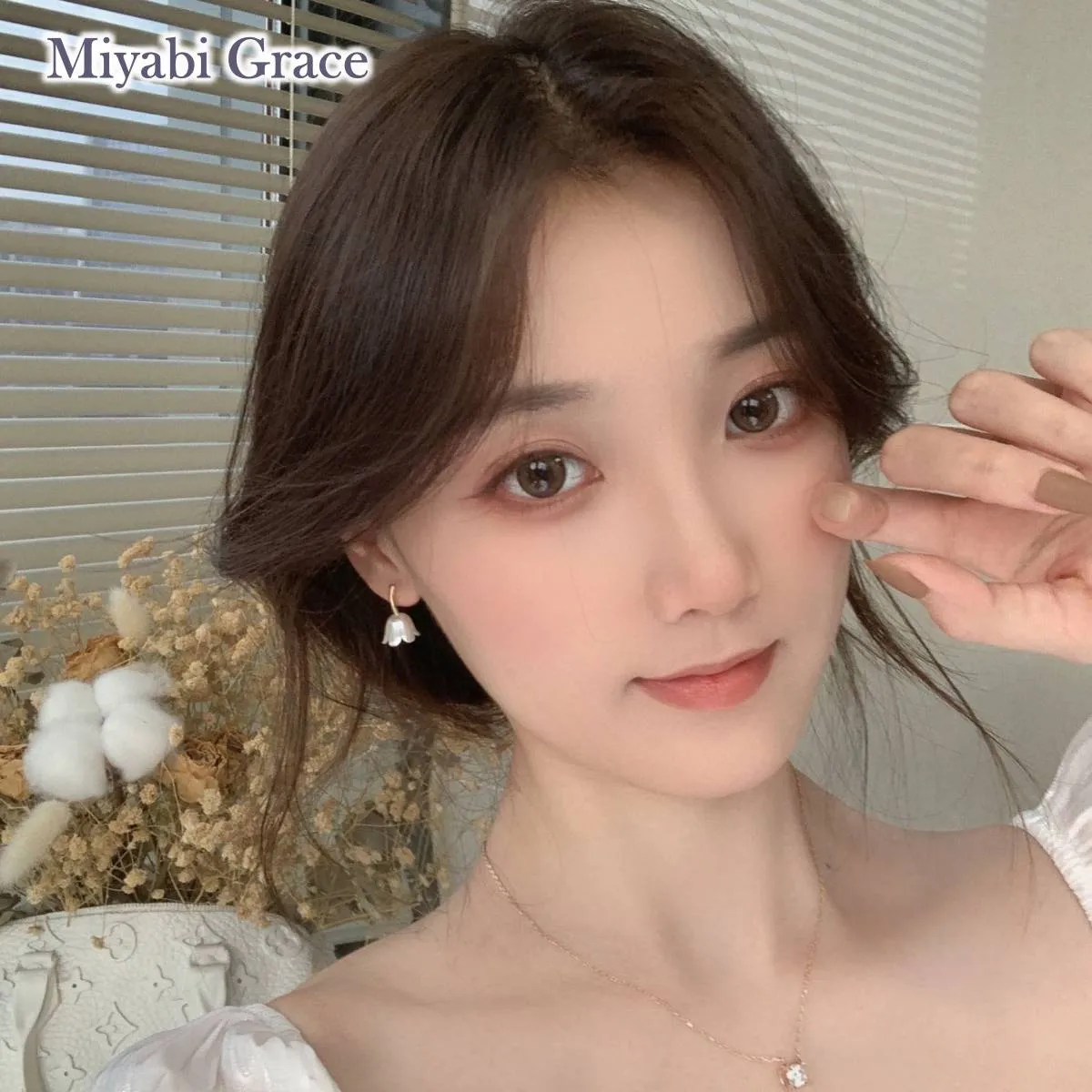 White Tulip Flower Gold Invisible Clip On Stud Earrings