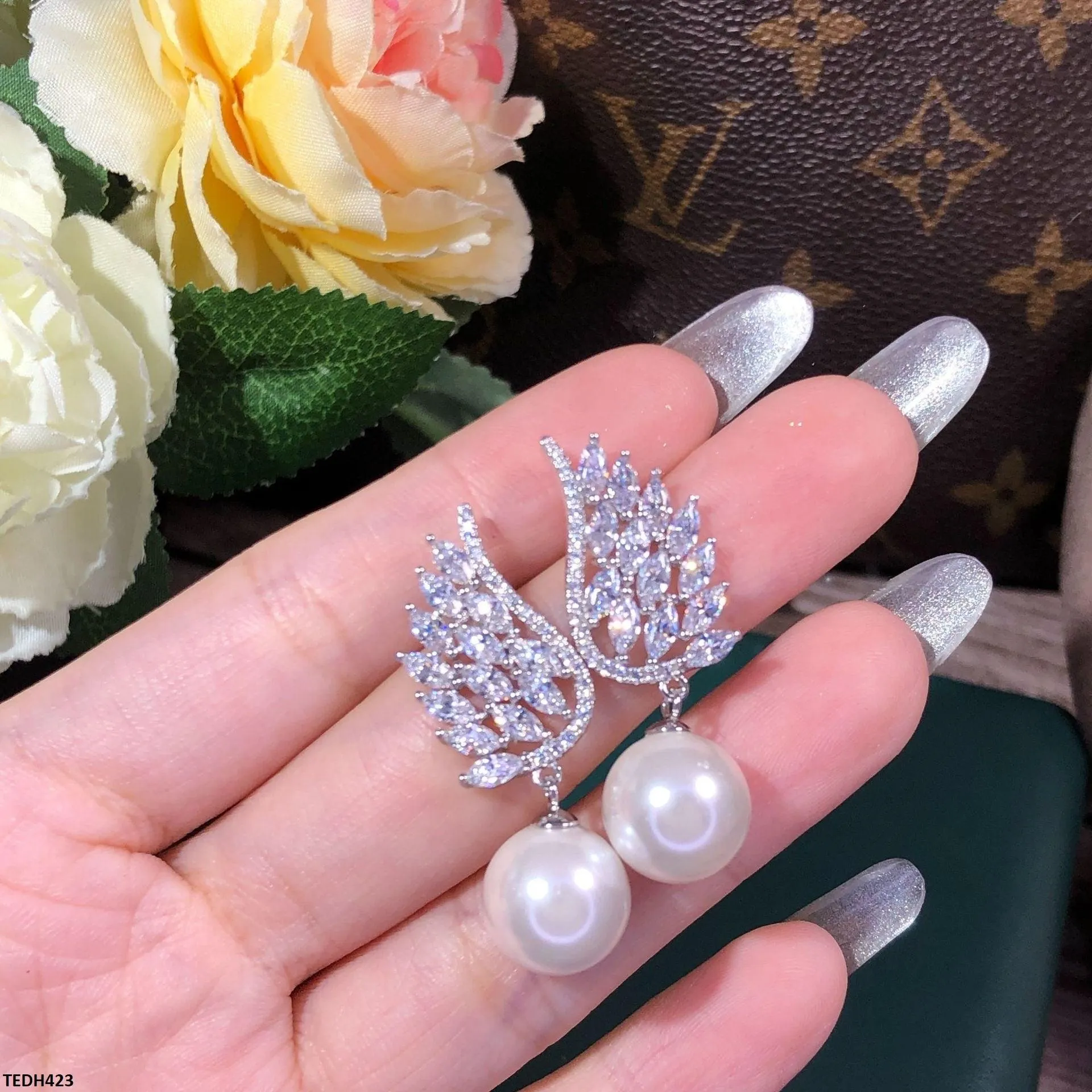 Zircon studded Wing - Pearl Drop Earring