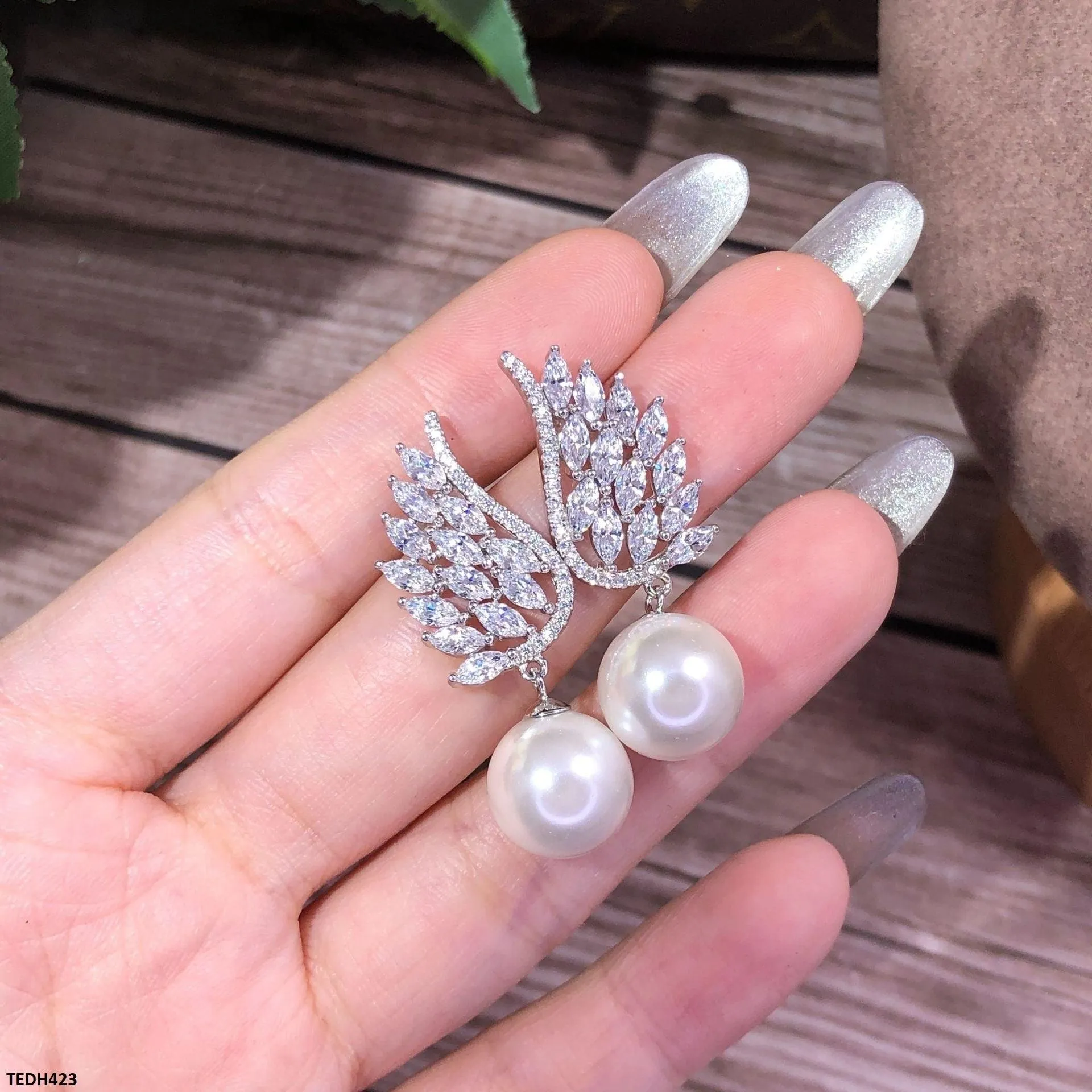 Zircon studded Wing - Pearl Drop Earring