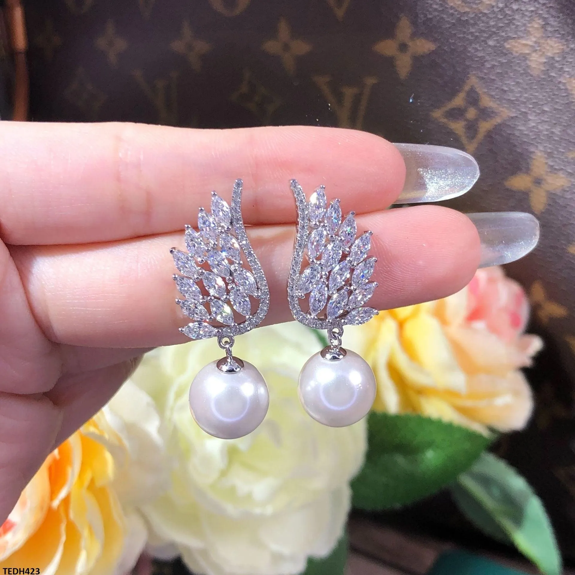 Zircon studded Wing - Pearl Drop Earring